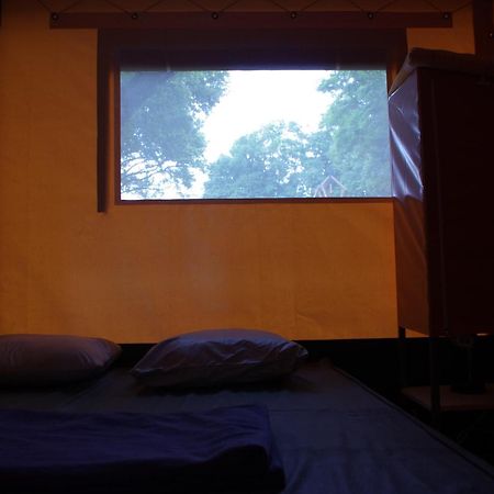 Hotel Camping La Bergerie La Chapelle-Achard Zimmer foto