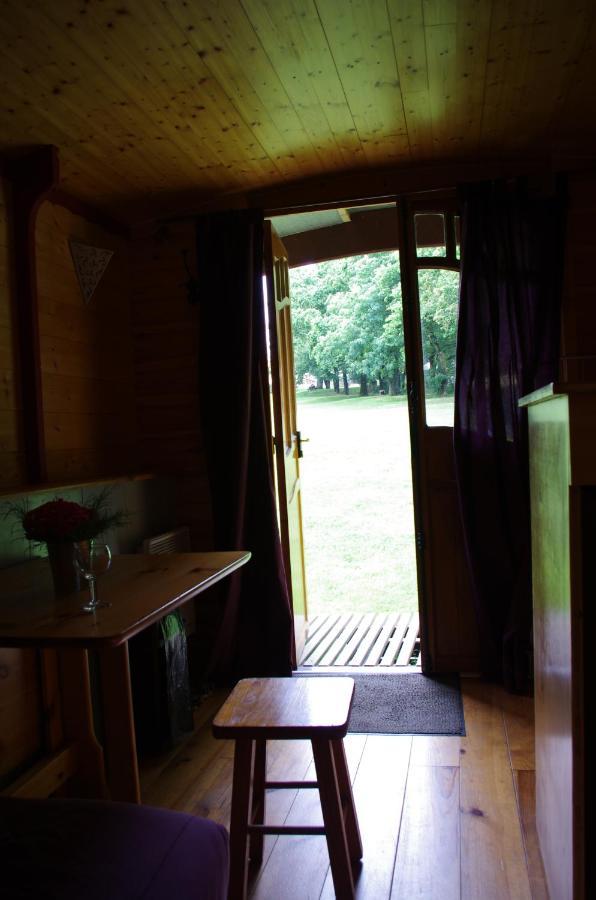 Hotel Camping La Bergerie La Chapelle-Achard Exterior foto