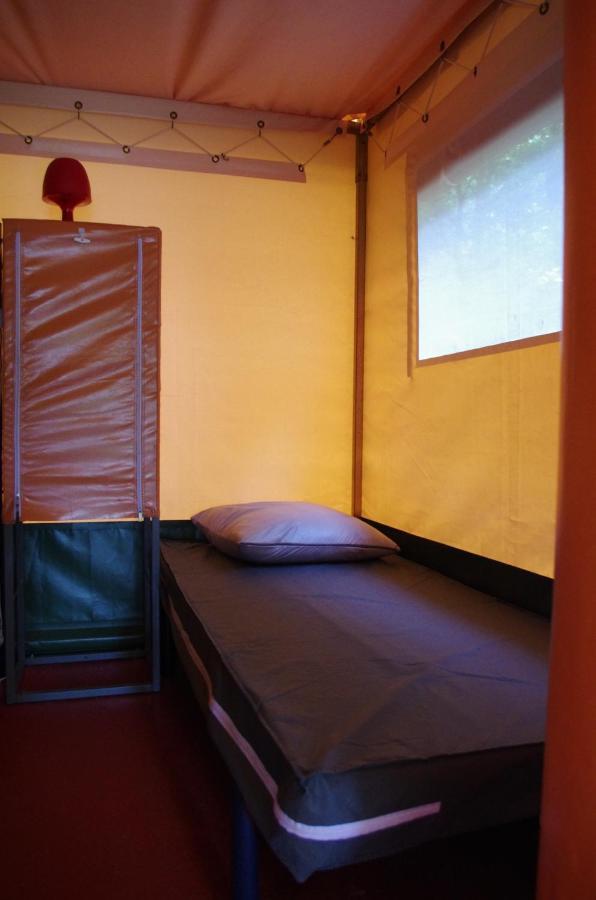 Hotel Camping La Bergerie La Chapelle-Achard Exterior foto