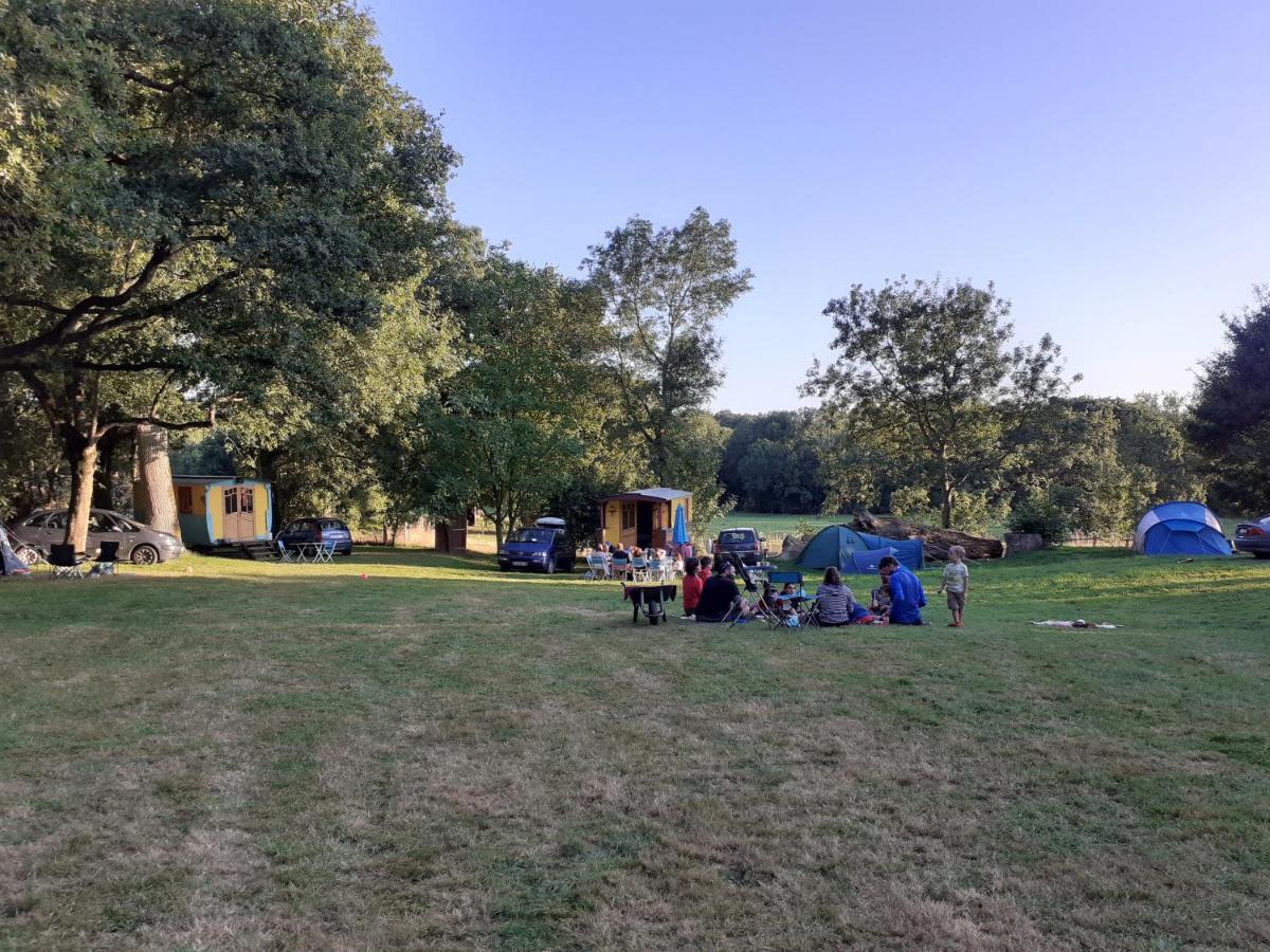 Hotel Camping La Bergerie La Chapelle-Achard Exterior foto