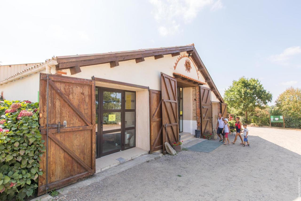 Hotel Camping La Bergerie La Chapelle-Achard Exterior foto
