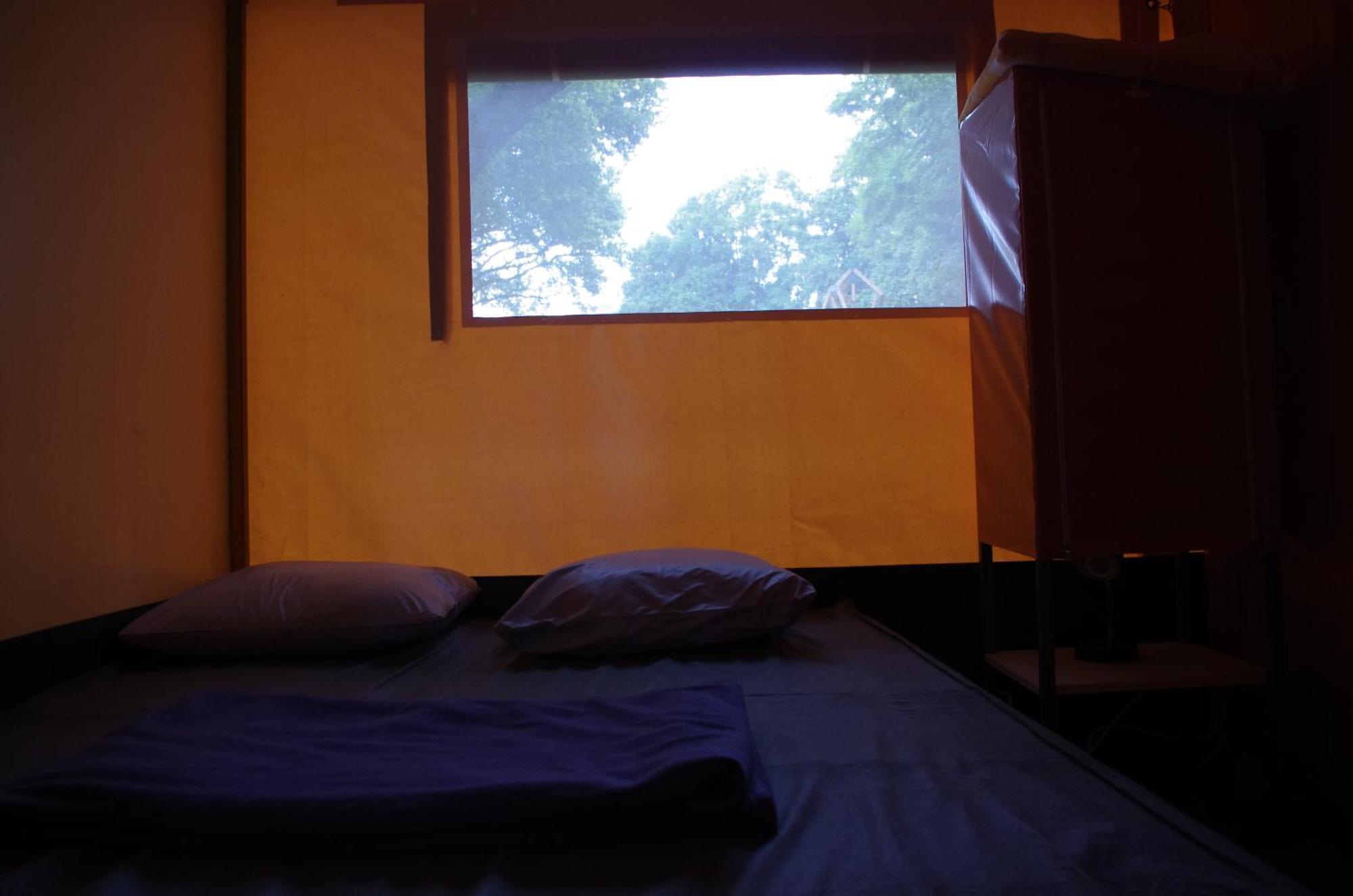 Hotel Camping La Bergerie La Chapelle-Achard Zimmer foto