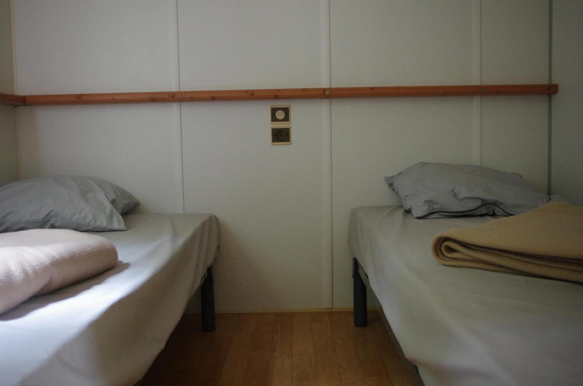Hotel Camping La Bergerie La Chapelle-Achard Zimmer foto