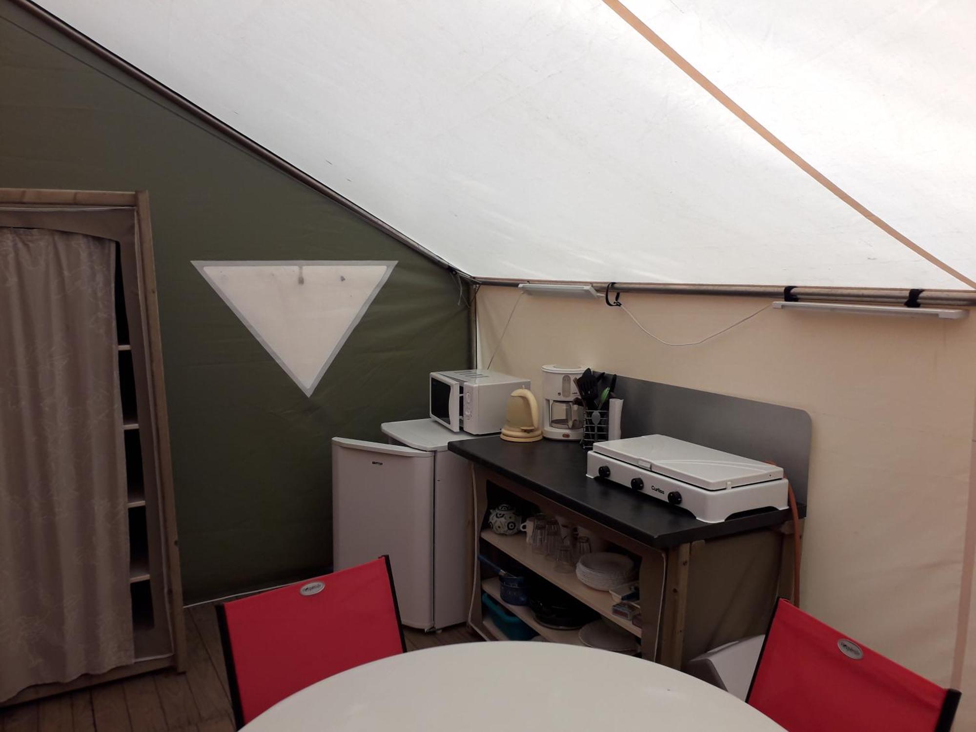 Hotel Camping La Bergerie La Chapelle-Achard Zimmer foto