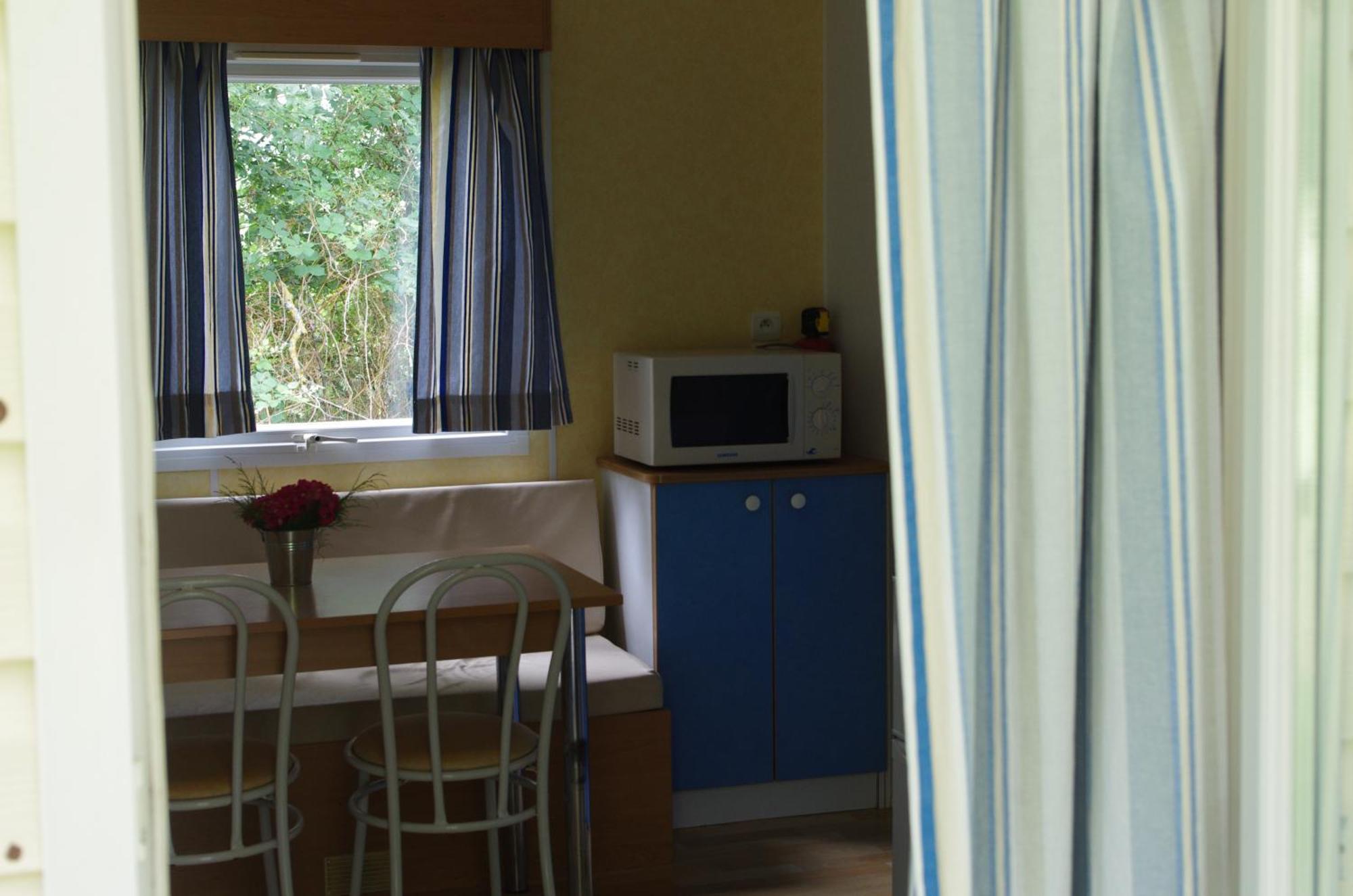Hotel Camping La Bergerie La Chapelle-Achard Zimmer foto