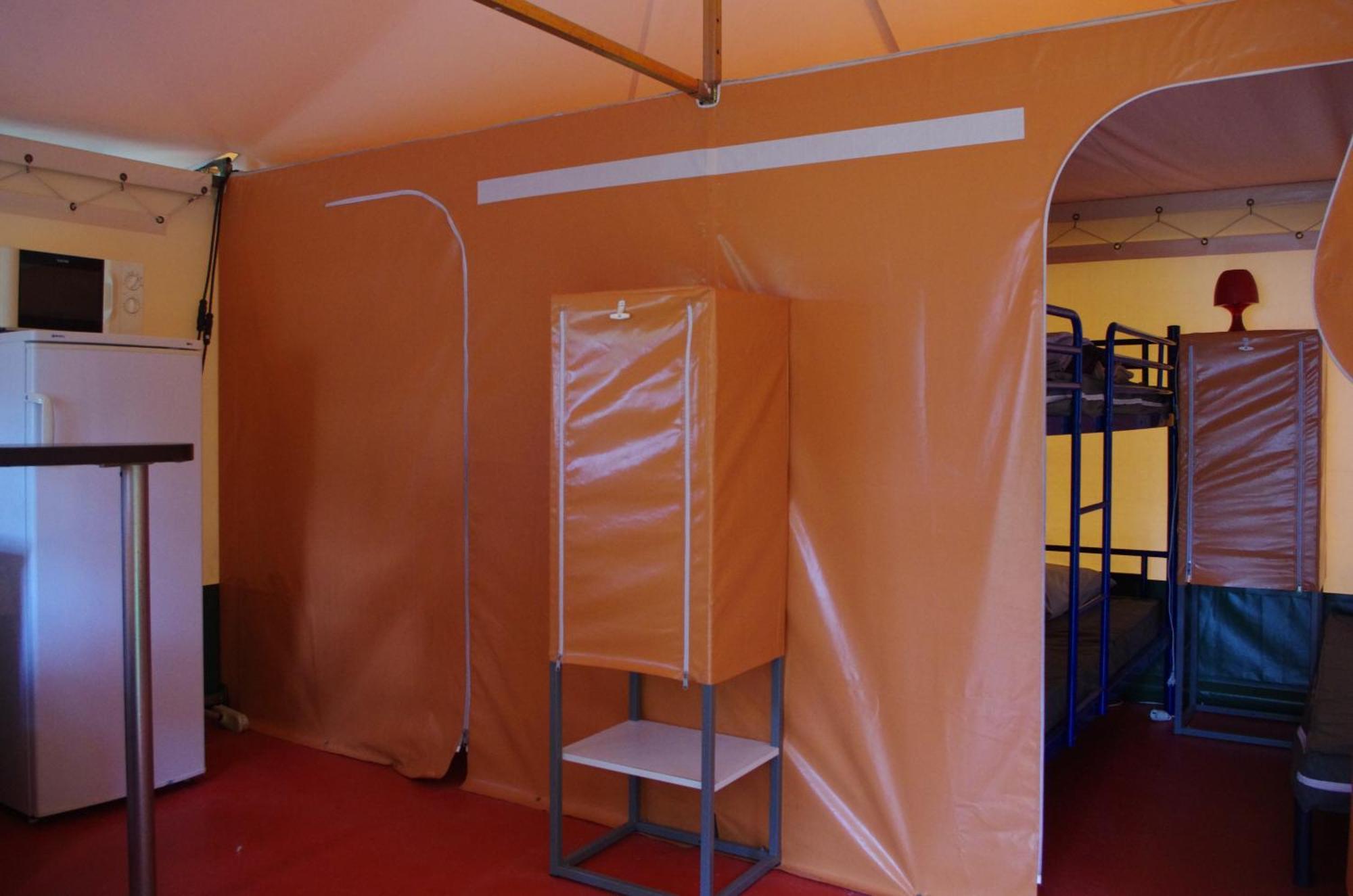 Hotel Camping La Bergerie La Chapelle-Achard Zimmer foto