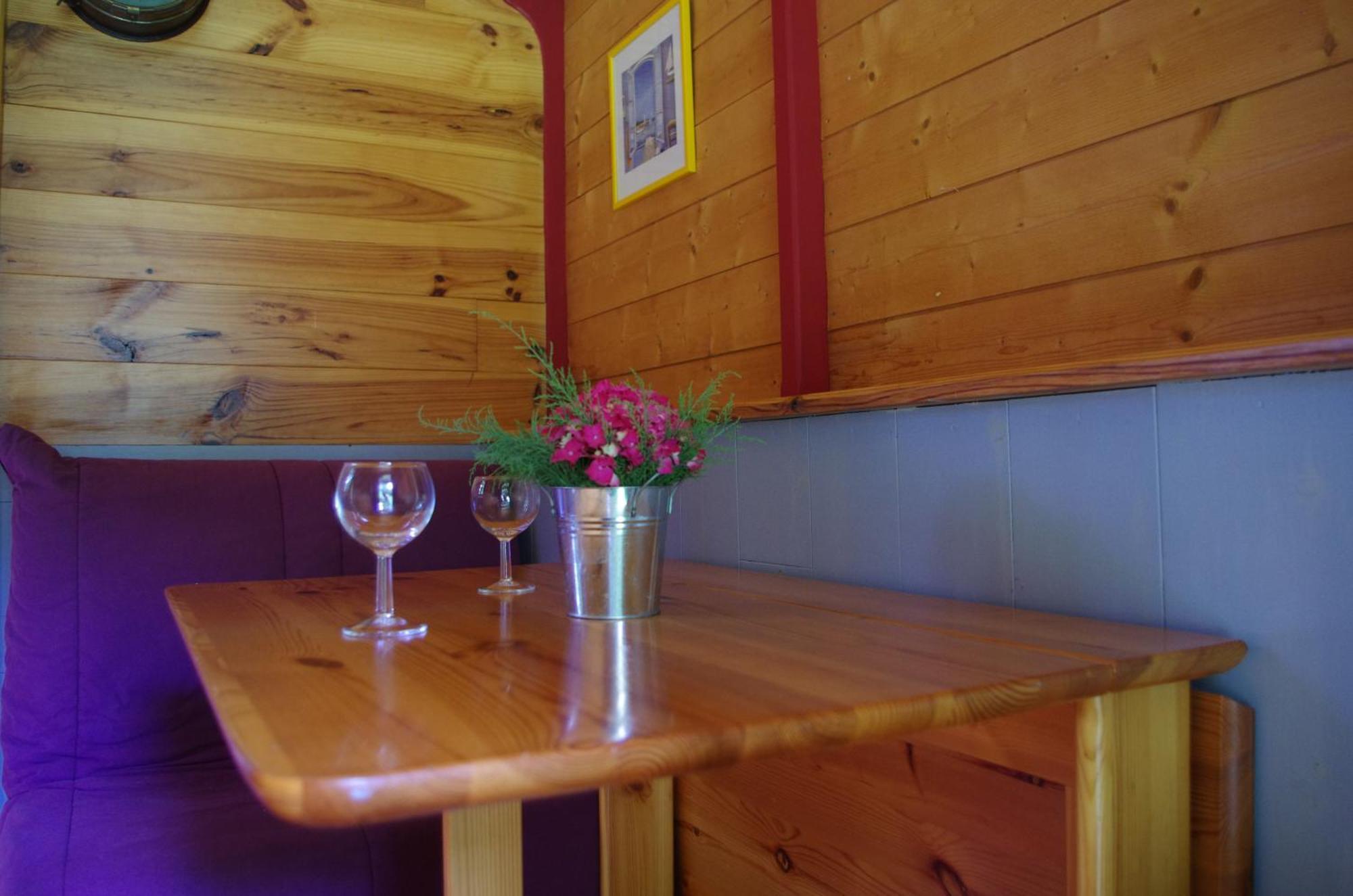 Hotel Camping La Bergerie La Chapelle-Achard Zimmer foto